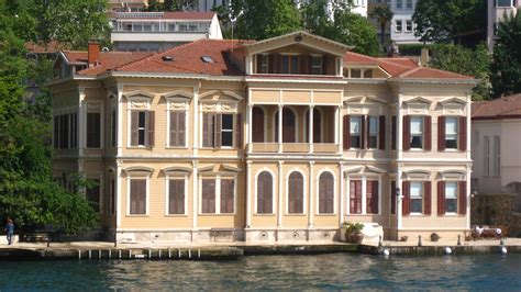 The Shores Of Bosphorus Beautiful Old Mansions Istanbul Bahriyeli