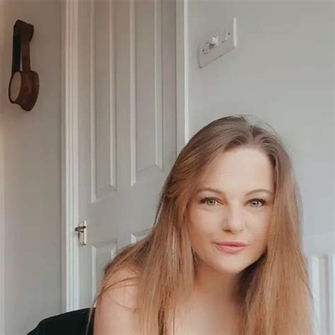 Cute But Kinky Girl Next Door Onlyfans Account Information Myygirl