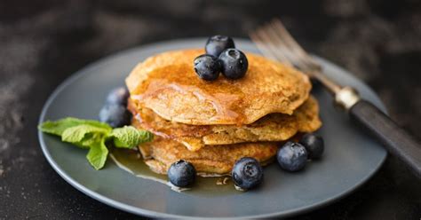 Ich habe 25 einfache vegane rezepte für euch, mit denen vegane ernährung zum kinderspiel wird! Vegane Pfannkuchen mit Lupinenmehl - einfach & lecker ...