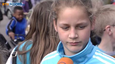 Nederlands Meisje Van 12 Jaar Bevalt Van Dochter Youtube
