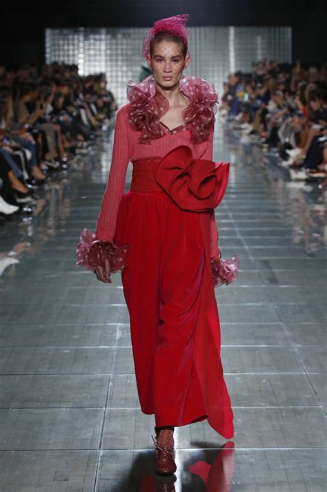 2019 (mmxix) was a common year starting on tuesday of the gregorian calendar, the 2019th year of the common era (ce) and anno domini (ad) designations, the 19th year of the 3rd millennium. MARC JACOBS SPRING SUMMER 2019 WOMEN'S COLLECTION | The ...