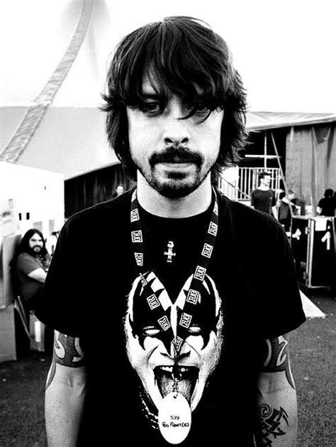 Dave Grohl Of Foo Fighters Nirvana With His Kiss Band T Shirt “the World’s No 1 Online Heavy