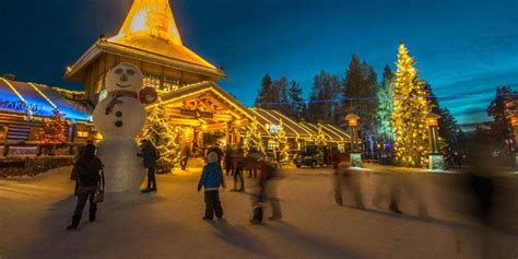 Santa Claus Village In Rovaniemi Een Bezoek Aan De Officiële Kerstman