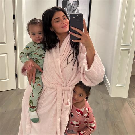 kardashian fans go wild as kylie jenner s daughter stormi 5 looks so grown in new rare video