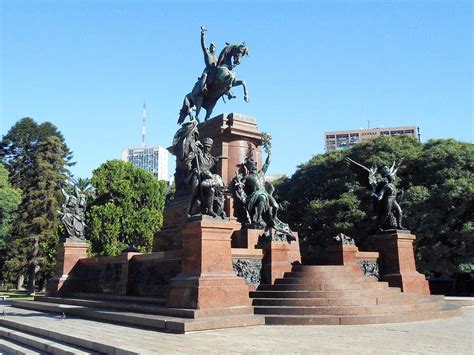 Monumento Al General San Martín Y A Los Ejércitos De La Independencia