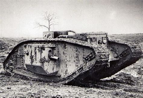 Mark Iv Male British Heavy Tank 1917 Tank British Tank Ww1 Tanks