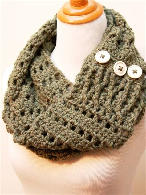 11 diy warm and cozy crochet scarfs