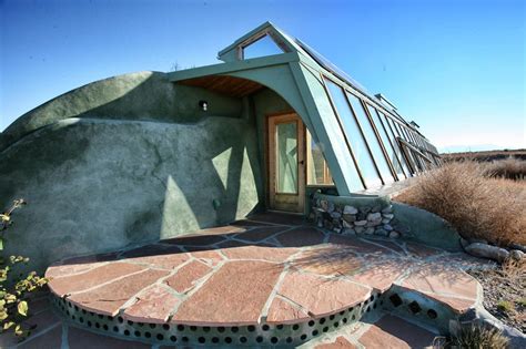Global Earthship Taking Advantage Of The Existing Natural Phenomena