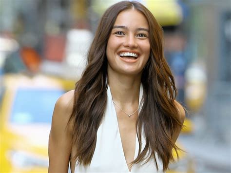 Meet The First Filipino Model To Walk Victoria S Secret Fashion Show Business Insider