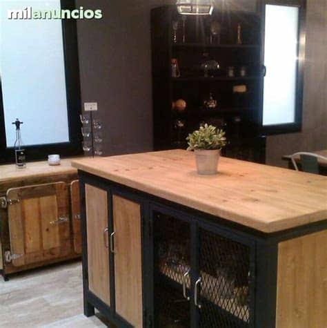 En los años 50 y 60 se llevaban los tonos suaves. MIL ANUNCIOS.COM - Isla cocina estilo industrial