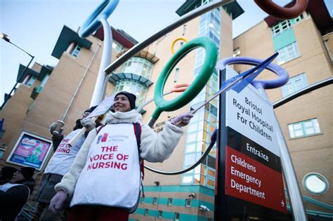 Nurses Broke Picket Line Outside Of Bristol Hospital To Help Injured