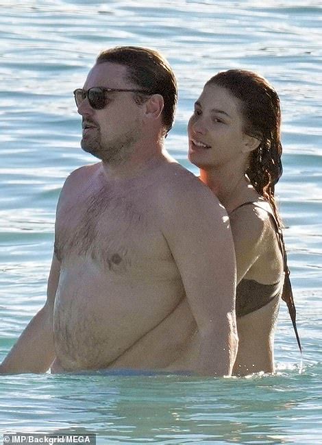 Leonardo Dicaprio 47 Packs On The Pda With Bikini Clad Girlfriend Camila Morrone 24 In St