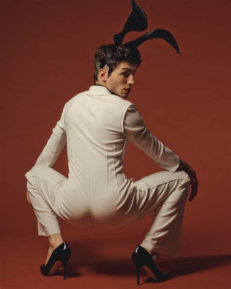 Ezra Miller Y Sus Atuendos Más Extravagantes Nación Rex