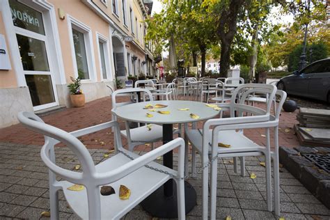 Über diese sendungen spricht deutschland. Gastro-Branche gegen Corona-Einschränkungen - Ungarn Heute