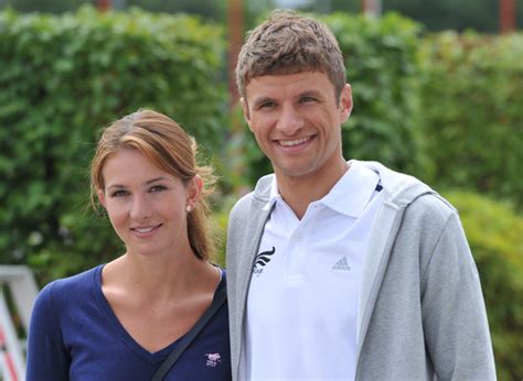 Born 13 september 1989) is a german professional footballer who plays for bundesliga club bayern munich and the germany national team. Thomas Müller mit neuem Selfie: Süßer Liebes-Schnappschuss ...