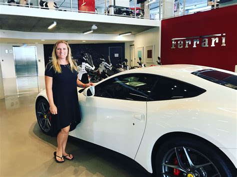 ‪Make your vacation on Oahu extra special by renting a luxury car from