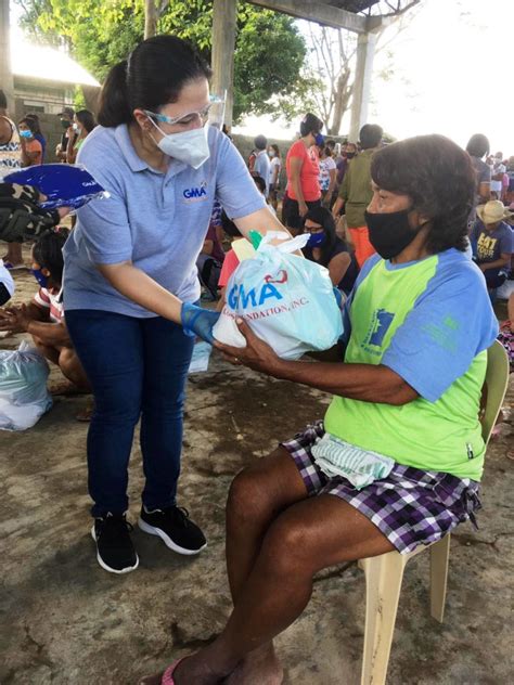 gma kapuso foundation keeps bayanihan spirit alive amidst pandemic consecutive typhoons