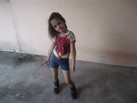 Nina dançando a nova música febre da l.o.l aventuras de thiaguinho e sofia na américa!, 20/01/2019. Rafaela Vitoriia - Dançando Show Das Poderosas - Mc Anitta ...