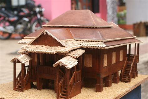 Rumah adat nuwo balak aslinya merupakan rumah tinggal bagi para kepala adat (penyimbang adat), yang dalam bahasa lampung juga disebut balai keratun. 39+ Oleh Oleh Khas Lampung & Harga-nya (KEKINIAN & TRADISIONAL)