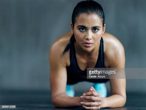 woman sweating full body photos and premium high res pictures getty images