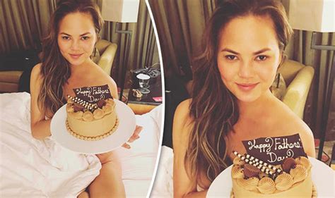 Chrissy Teigen Poses Totally Naked To Surprise Husband John Legend Hot Sex Picture