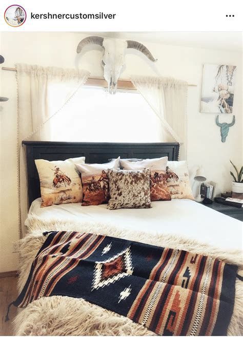Country western bedroom decorating ideas. Pin by Brianna Fedorkowicz on Ranch Home in 2020 | Western ...