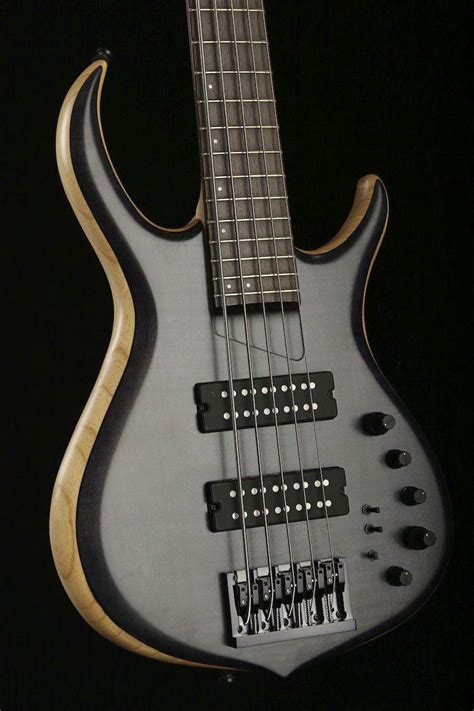 Sire Marcus Miller M7 Ash 5 String V2 Bass Centre