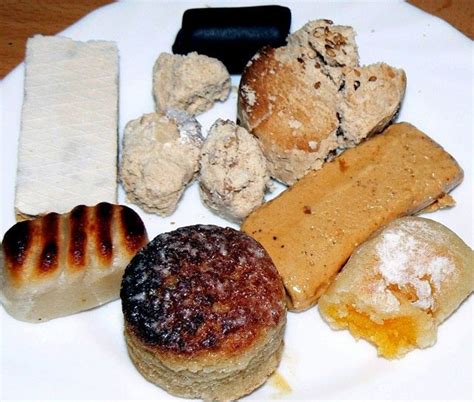 The christmas supper ends with 13 . Christmas Sweets in Spain | Christmas sweets, Christmas ...
