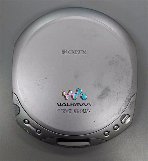 Sony Walkman D E220 Esp Max Discman Portable Silver Cd Player Disc