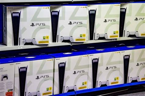 Amazon Driver Sacked After Stealing Teenagers Playstation 5 Ladbible