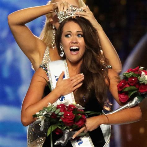 Miss North Dakota Cara Mund Crowned Miss America 2018 E Online Ca