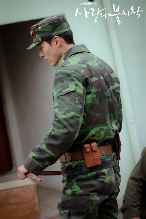 أعزائىّ عُشاقْ الدراما الآسيويةِ، تُشاهدون العمل الدرامىّ الحلقة 01 crash landing on you و المُترجمِ للغةِ العربيةِ. Crash Landing on You Photos - MyDramaList