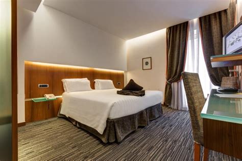 The world's largest hotel first world hotel is adjoined to the first world plaza, which boasts 500,000 sq feet of indoor theme park, shopping centre and food galore. Rooms and Suites 4 star Hotel Best Western Plus Hotel ...