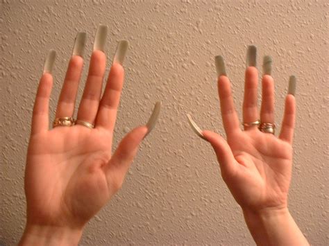 Soft beautiful hands and inch long nails Lange nägel Nägel Fingernägel