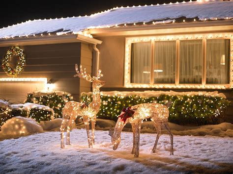 20 Front Yard Christmas Decorating Ideas