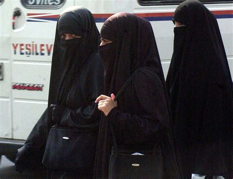 Veli Islamici Le Differenze Tra Burqa Hijab Niqab E Chador Newsby
