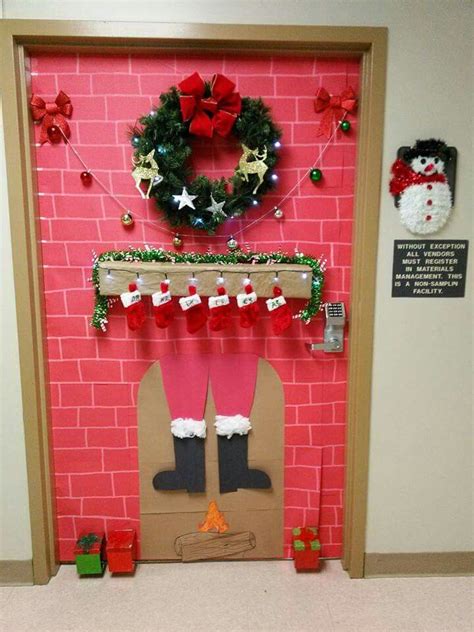 Christmas dorm door decorating ideas. Christmas door | Holiday door decorations, Christmas dorm ...