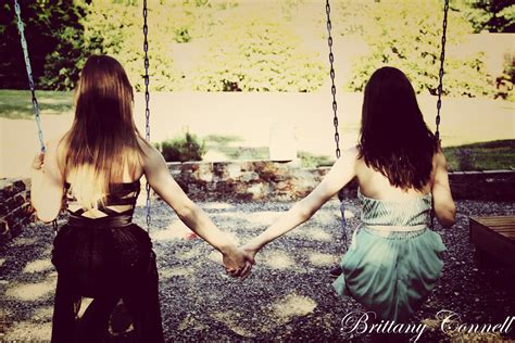 Great Pose For Best Friends Holding Hands On A Swing Set Prom Pictures Group Prom