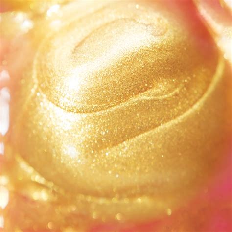 Free Photo Golden Highlighter On Blurred Background