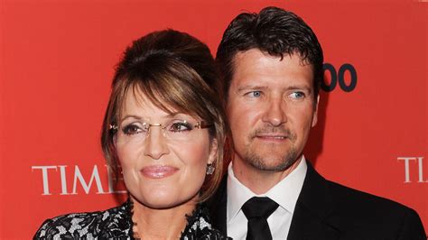 Sarah Palins Husband Todd Palin Files For Divorce Abc7 Chicago