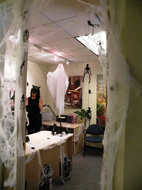 20 Amazing Office Halloween Decorations Ideas Decoration Love