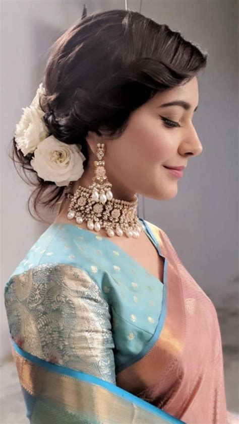 South Indian Glamorous Actress Rashi Khanna Photoshoot Pics Actress