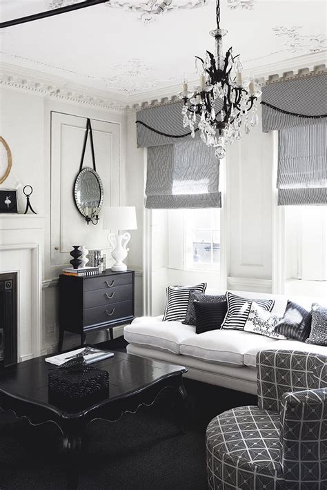 This Confident Living Room Shows How Impactful A Monochrome Palette Can