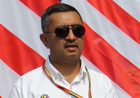 Kl Chronicle Mokhzani Mahathir Under Investigation For Insider Trading