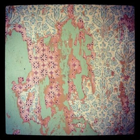 How about what to do with peeling wallpaper in the bathroom? Marisa Ramirez | Wallpaper layers, Peeling wallpaper ...