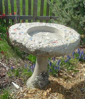 Before you can seal your bird bath, you'll need to give it a thorough cleaning. concrete birdbath tutorials | Concrete bird bath, Diy bird bath, Bird bath