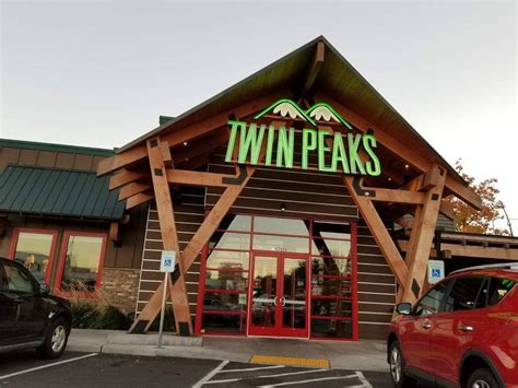 Twin Peaks Tukwila 17920 Southcenter Pkwy Seattle Wa 98188 Usa