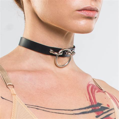 Weightless Choker Collar In 2020 Leather Choker Collars Choker