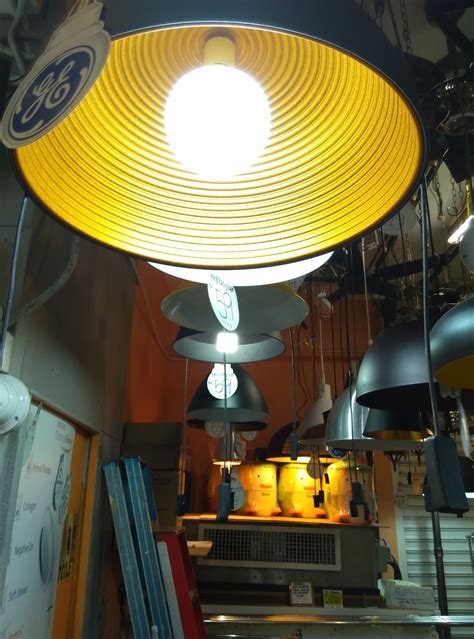 Bikin lampu utama tambah terang memang banyak cara kualitas reflektor dan mika lampu, dengan aplikasi hid. Moon punyer blog: Kedai Lampu Murah House Of Lighting Puchong