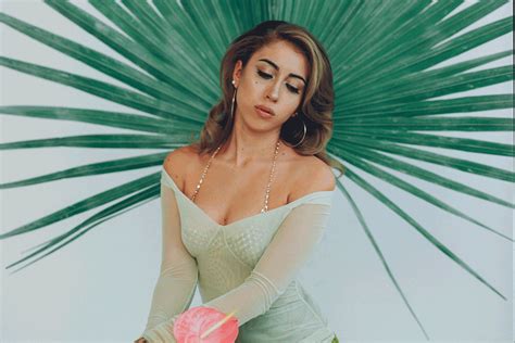 Kali Uchis Distract Tv To Feel Alive Ep Distract